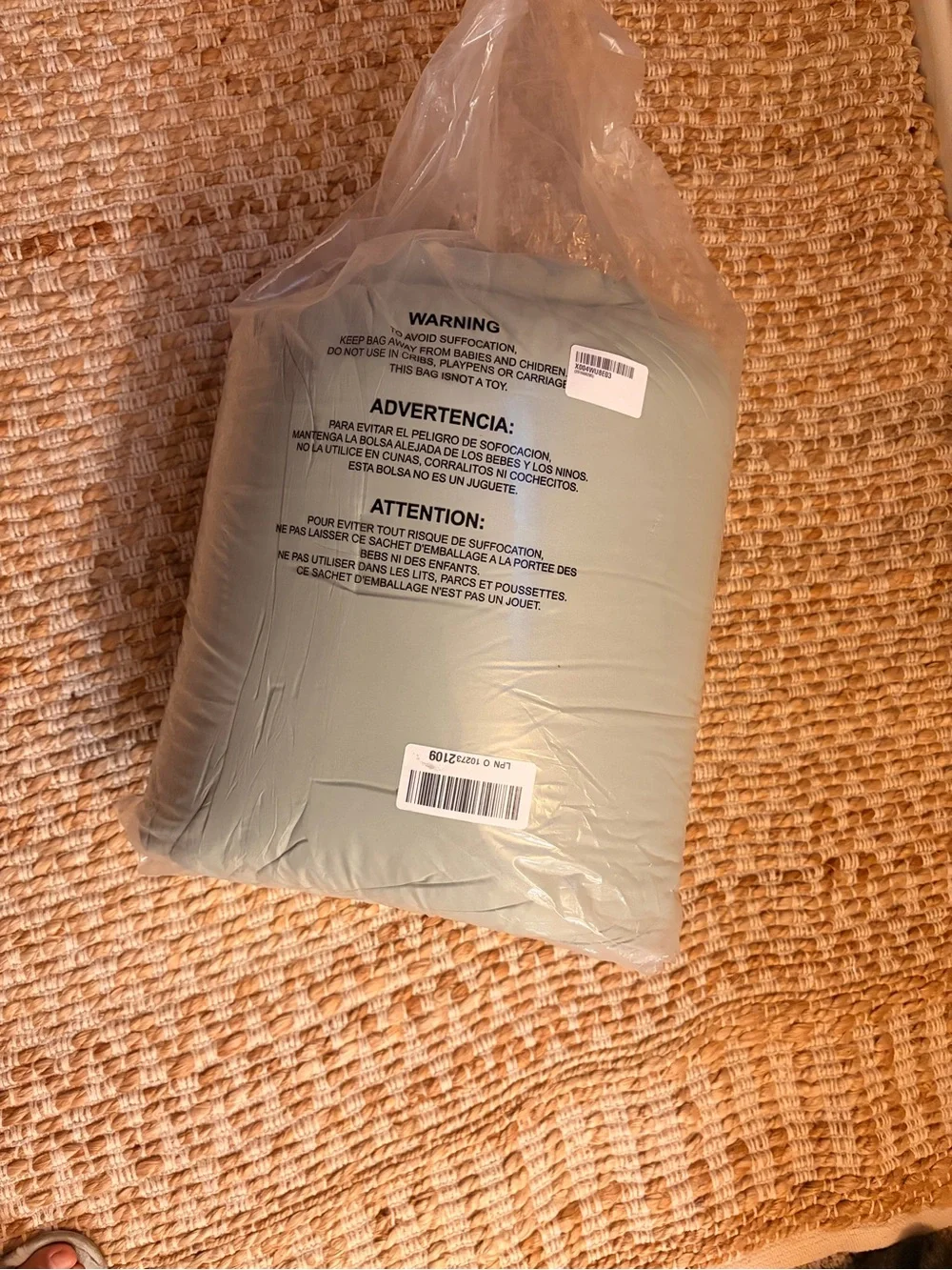 Sage green super king plus!! comforter set. New! With pillow cases